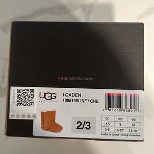 Ugg Caden size 2/3 smoke free pet free home